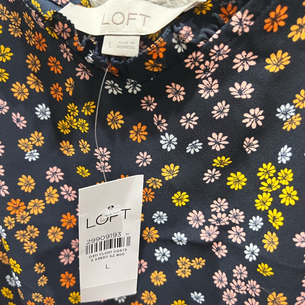 Ann Taylor floral tank top brand new with tags, never worn - Picture 2 of 3
